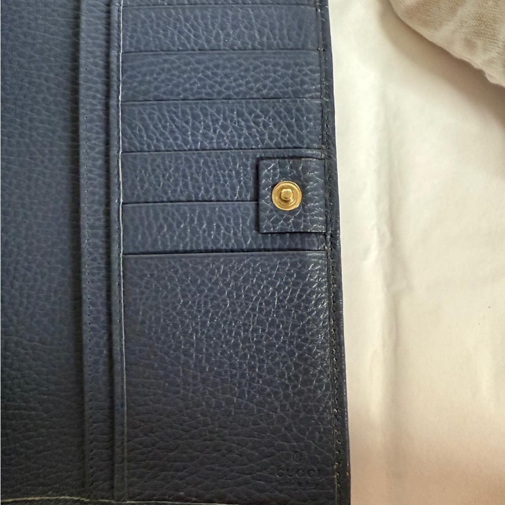 Gucci Women Leather, Long Wallet, Authentic - Picture 6 of 8
